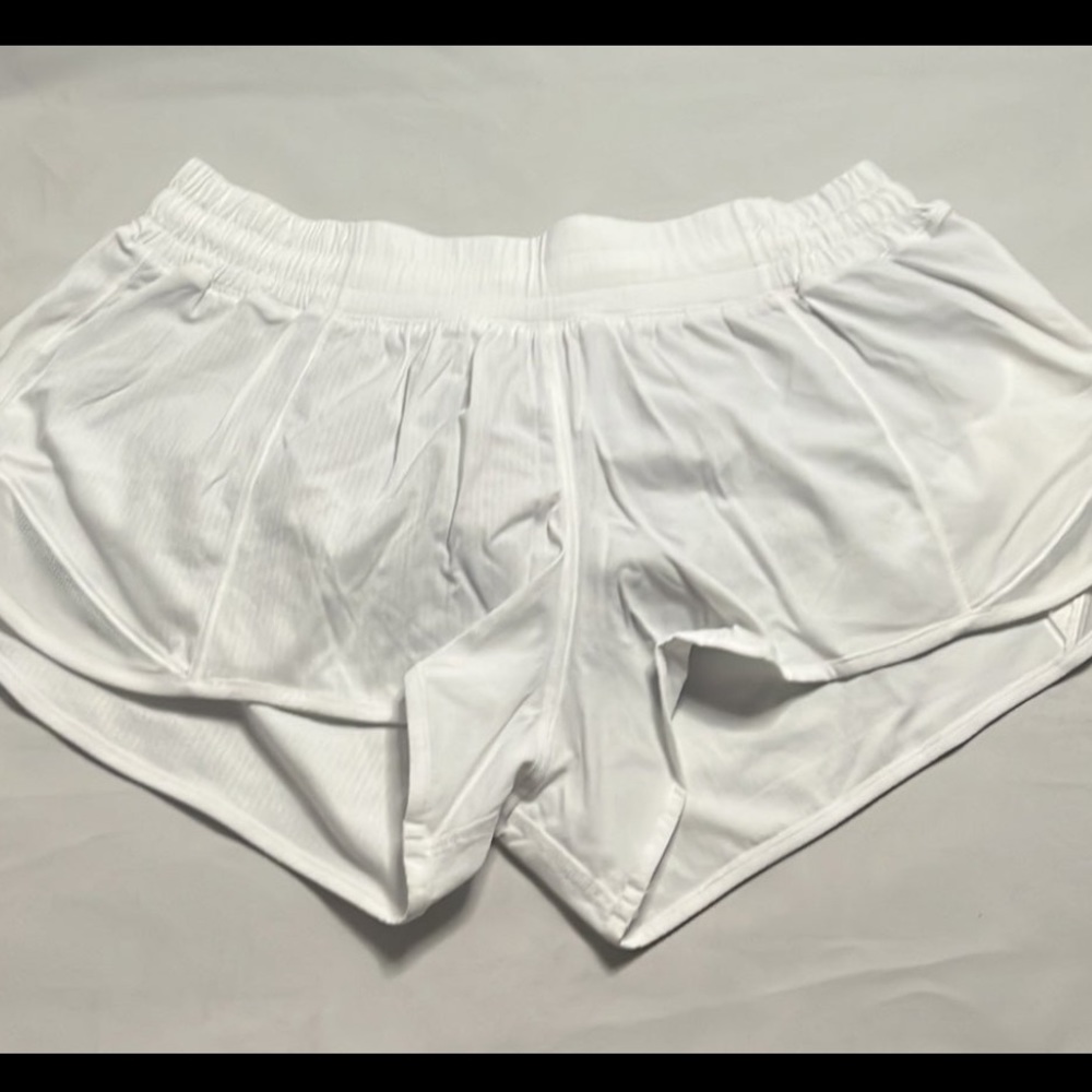 Lululemon Hotty Hot Low -Rise Lined Short 2.5"
